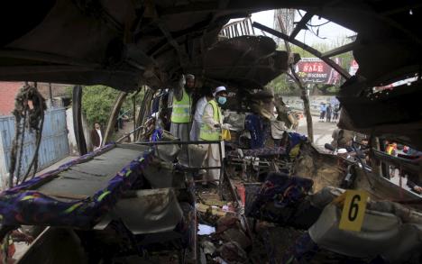 pakistan-napad-bomba-autobus.jpg