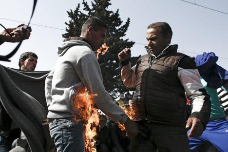 idomeni-protest-spalio-migranti-izbeglice.jpg