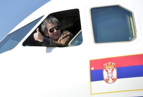 avion-er-srbija-miki-manojlovic.jpg