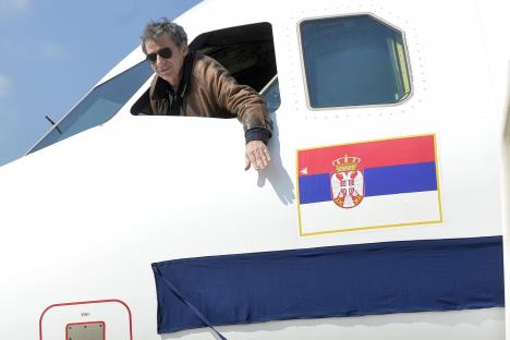 avion-er-srbija-miki-manojlovic.jpg