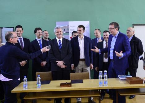 aleksandar-vucic-premijer-valjevo-medicinska-skola.jpg