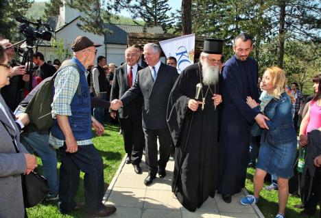 prestolonaslednik-aleksandar-karadjordjevic-manastir.jpg