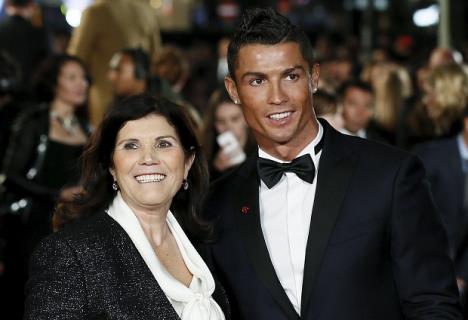 ronaldo-mama.jpg