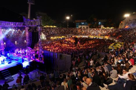 tas-tasmajdan-otvaranje-stadion.jpg