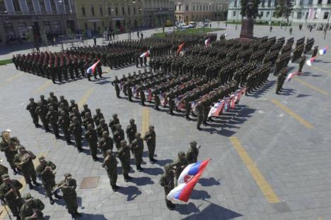 dan-vojske-srbije-defile-zrenjanin.jpg