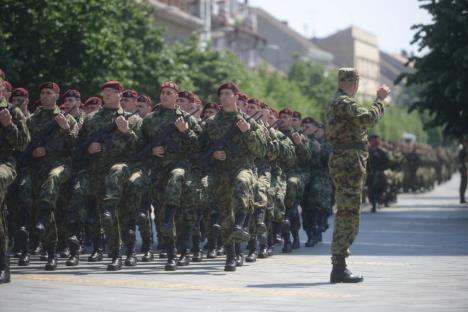 dan-vojske-srbije-defile-zrenjanin.jpg