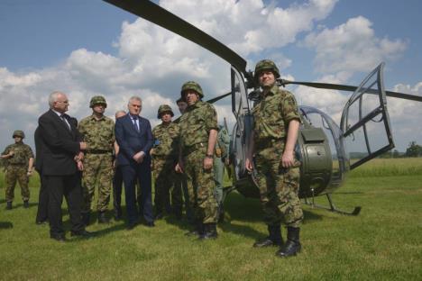 tomislav-nikolic-vojna-vezba-morava-2016.jpg