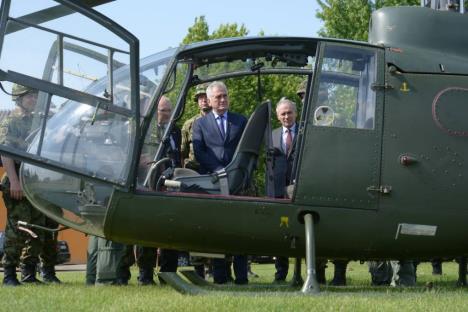 tomislav-nikolic-vojna-vezba-morava-2016.jpg