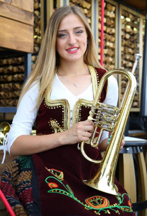 orkestar-danijela-veselinovic-moja-mala-nema-mane.jpg