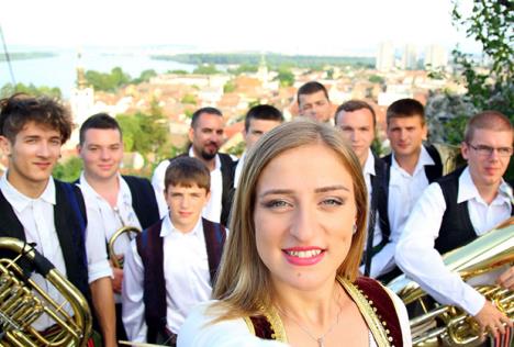 orkestar-danijela-veselinovic-moja-mala-nema-mane.jpg