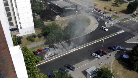 pozar-novi-beograd-auto-vatrogasci.jpg