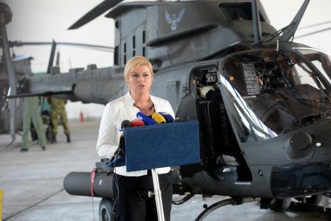 hrvatska-novi-helikopteri-kolinda-grabar-kitarovic.jpg