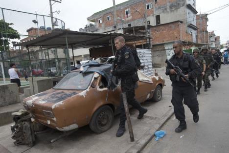 brazil-favele-policija.jpg