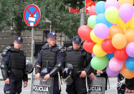 parada-ponosa-policija.jpg