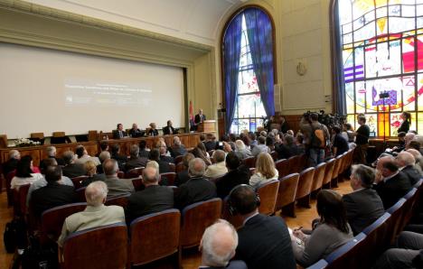 tomislav-nikolic-predsednik-srbija-konferencija.jpg