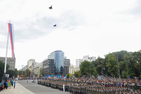 srbija-vojska-promocija-oficiri-defile-narodna.jpg