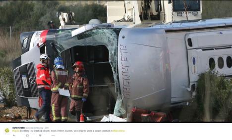 spanija-autobus-povredjeni-prevrnuo-se-autobus.jpg