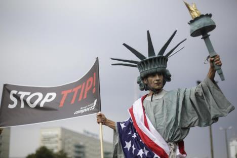 berlin-protesti-ttip-fonet-ap-17-sept-2016.jpg