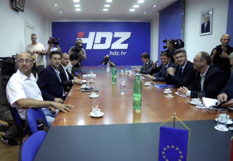 hrvatska-hdz-most-andrej-plenkovic-bozo-petrov.jpg