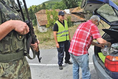 srpskobugarska-granica-migranti-izbeglice-policija.jpg