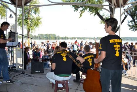 mini-koncert-u-zemunu-muzicka-skola-rokenroler.jpg