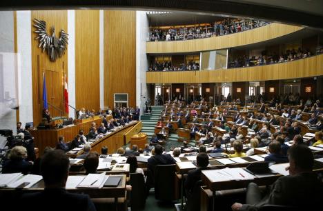 austrija-parlament.jpg