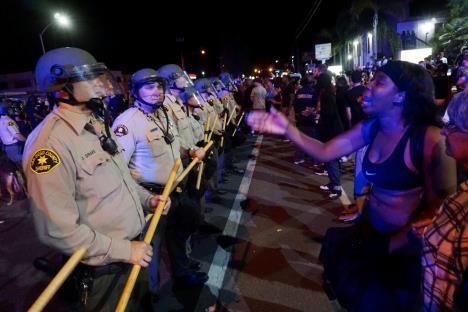 sad-san-dijeg-el-kahon-ubistvo-afroamerikanac-protest.jpg