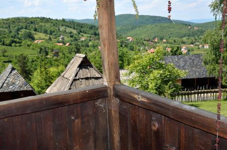 zlatibor-selo-planina-kucica.jpg