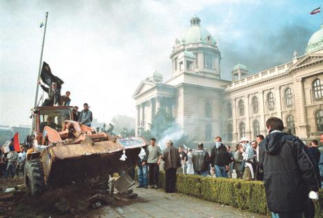 5-oktobar-demonstracije-skupstina.jpg