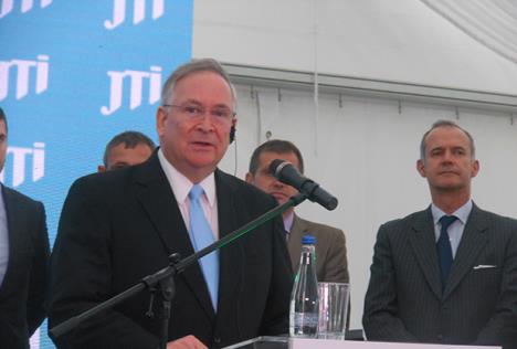 vucic-tomas-mek-koj-senta-jti-fabrika.jpg