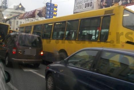 udes-sudar-zeleni-venac-autobusi-gsp.jpg