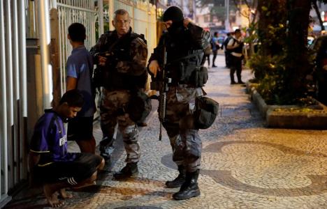 brazil-rio-de-zaneiro-policija-hapsenje-droga-dileri.jpg