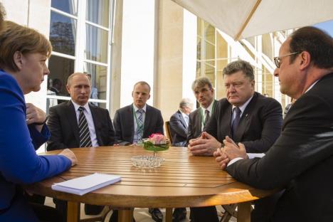 angela-merkel-vladimir-putin-petar-porosenko-i-fransoa.jpg