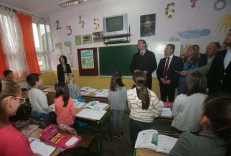 aleksandar-vucic-premijer-bela-palanka-osnovna-skola.jpg