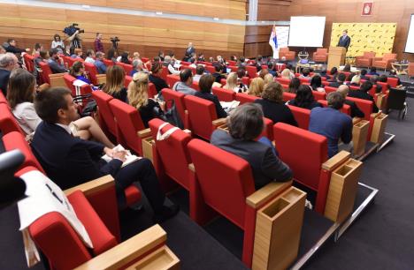 aleksandar-vucic-premijer-konferencija-uzbunjivaci.jpg