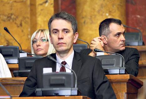 aleksandar-vucic-sasa-radulovic-skupstina-srbije.jpg