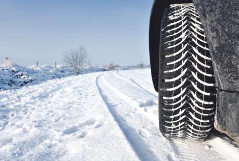 Automobilska guma na snegu