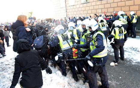 stokholm-neredi-demonstracije.jpg