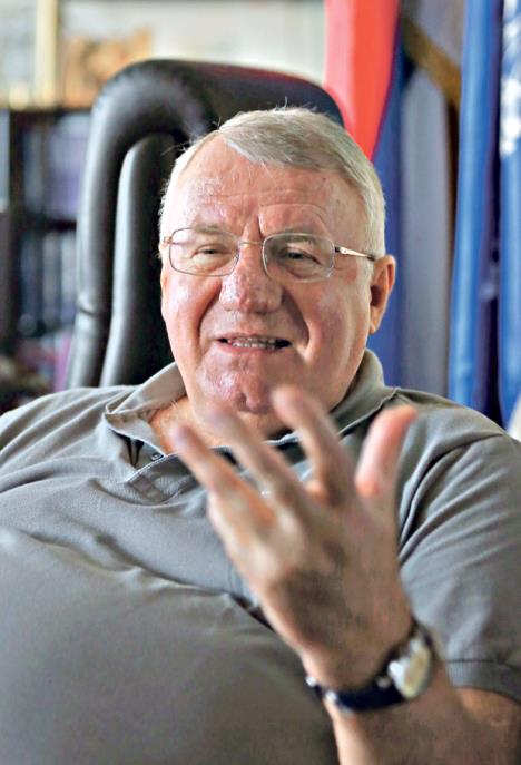 vojislav-seselj.jpg