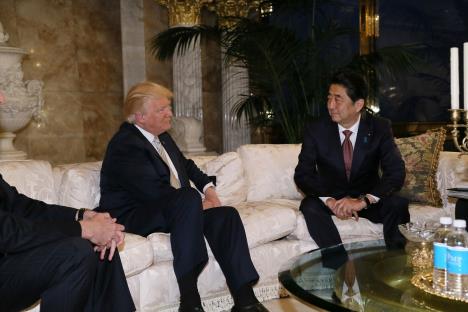 sinzo-abe-donald-tramp.jpg