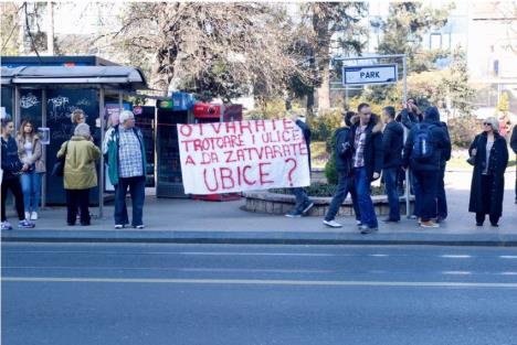 sarajevo-plocnik-zgrada-predsednistva-protest.jpg