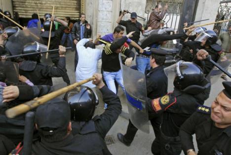 sukobi-policije-i-demonstranata-u-egiptu.jpg