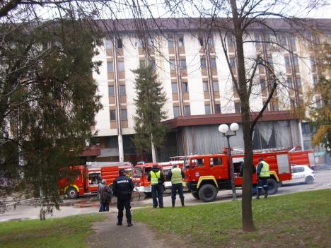 pozar-hotel-beograd-vatrogasci-leskovac.jpg