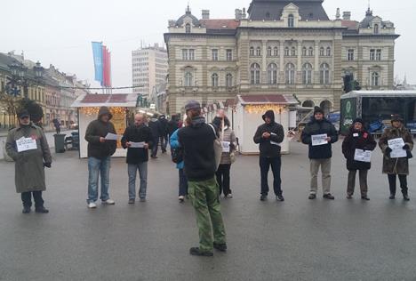 minut-tisine-petarde-protest-novi-sad.jpg