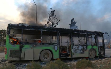 zapaljeni-autobusi-u-siriji-2.jpg