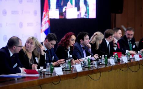 naled-americka-privredna-komora-konferencija-siva.jpg