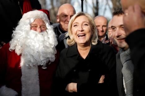 marin-le-pen-deda-mraz.jpg