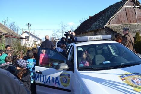 policija-u-lokjalnoj-zajednici-paketici-vrbas.jpg