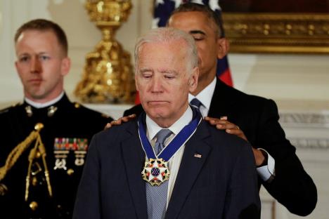 dzozef-bajden-barak-obama-medalja-za-slobodu.jpg