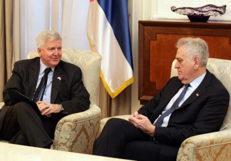 tomislav-nikolic-predsednik-srbija-sastanak-predsednistvo.jpg